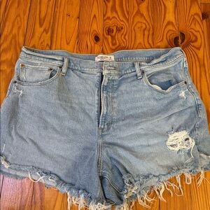 Abercrombie 4” High Rise Mom short